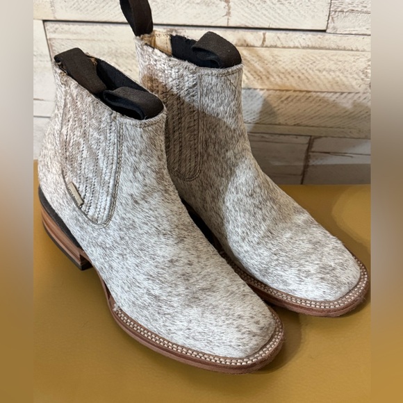 Lucchese Shoes - Cow hide  Gray Ankle Boots